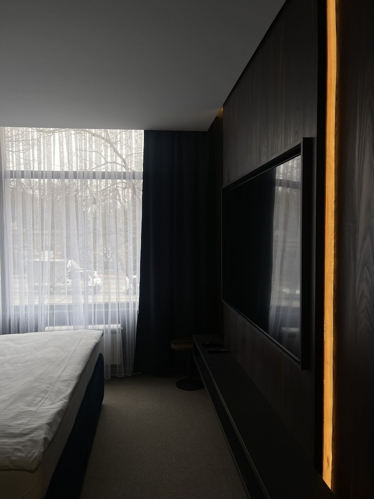 Deluxe King Size Bed Room