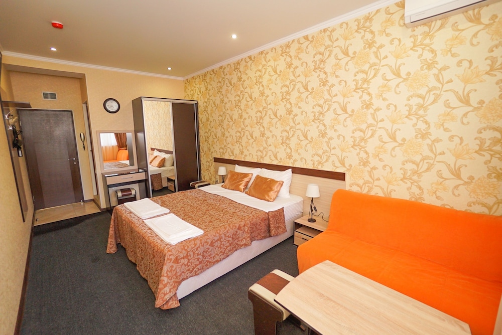 Standard Triple Room, Balcony