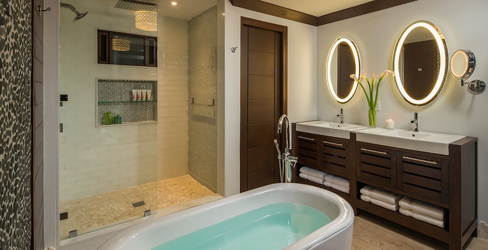 Honeymoon Suite, 1 Bedroom, Garden View (Crystal Lagoon Club Level Luxury) photo 2