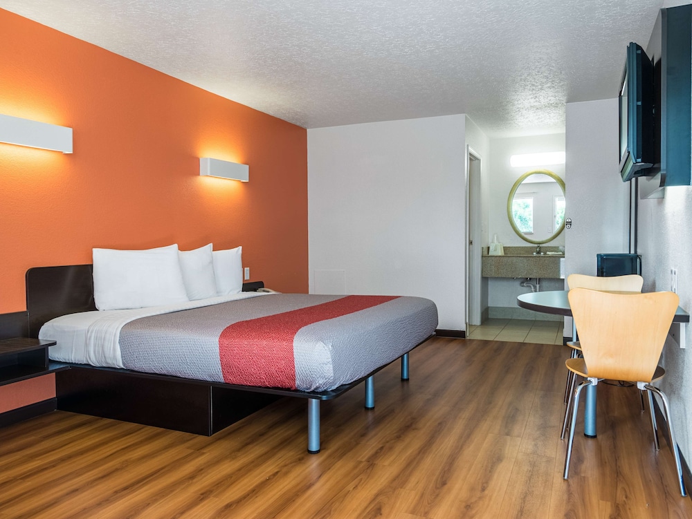 Deluxe Suite, 1 King Bed, Non Smoking