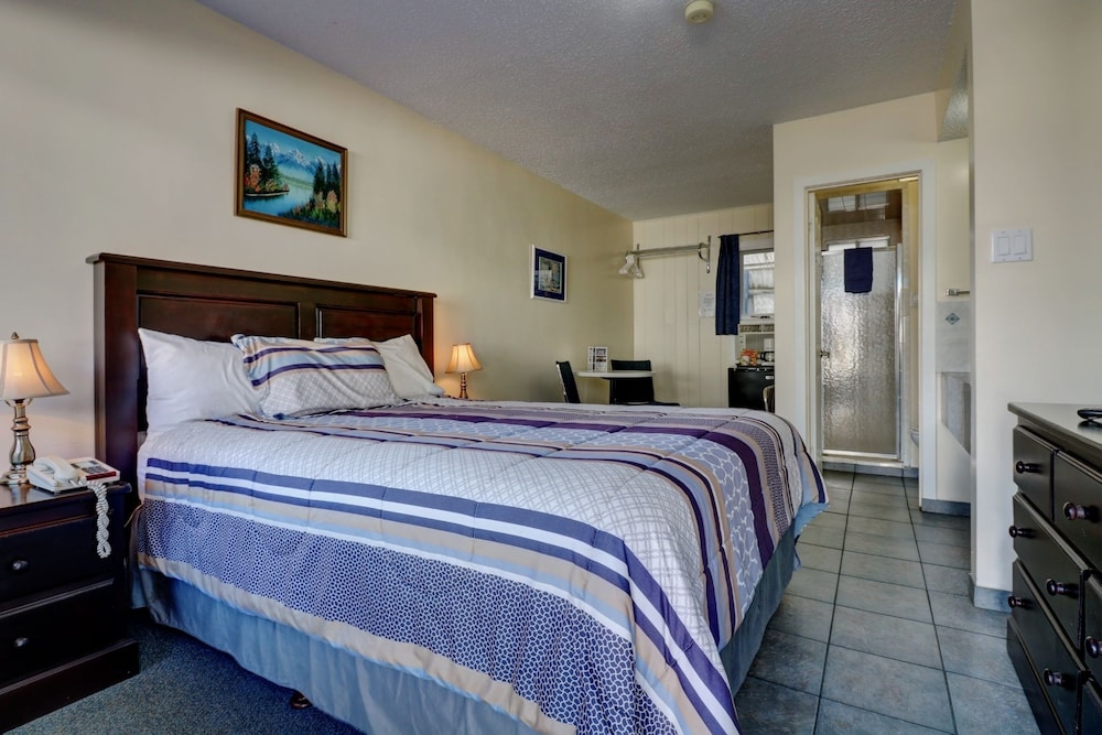 Standard Suite, 1 Queen Bed photo 1