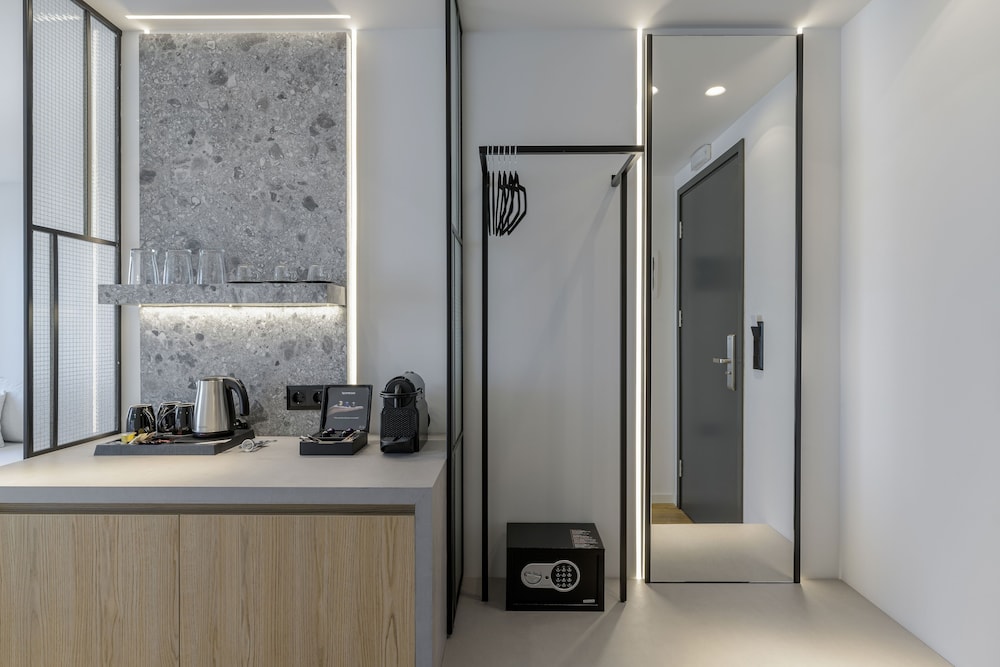 Acropolis Suite photo 3