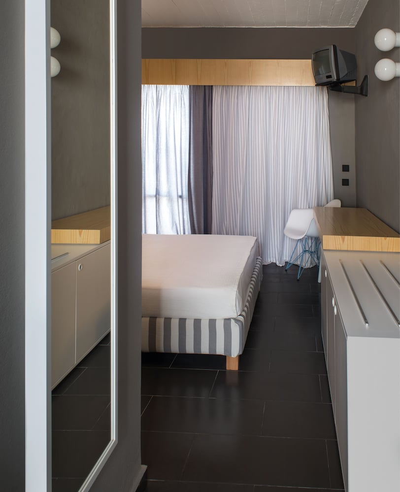Superior Room, Sea View - Photo 2