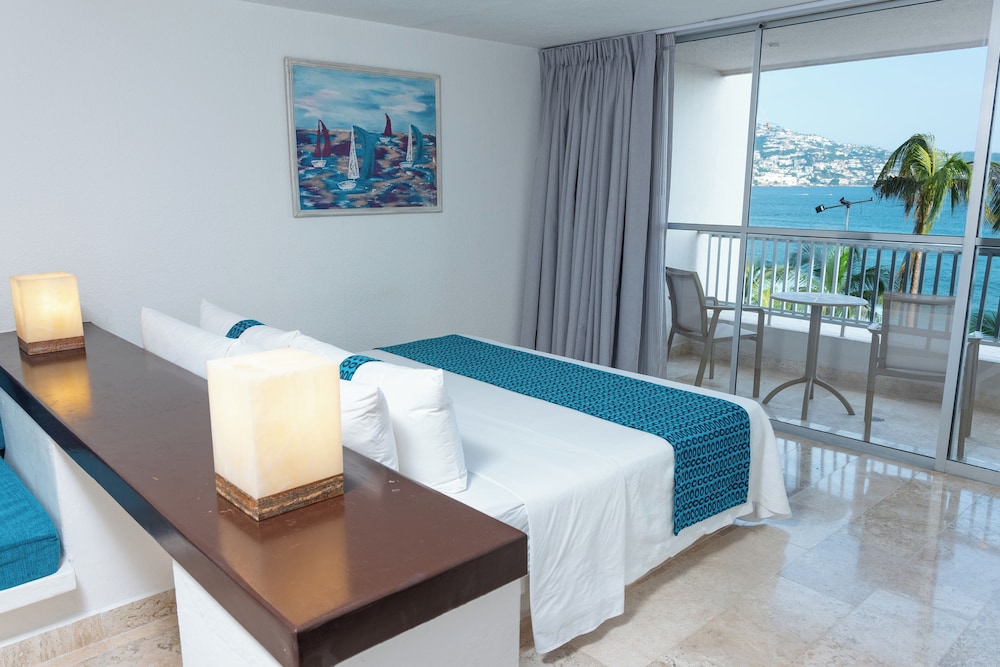 Studio Suite, 1 King Bed, Partial Sea View - Photo 5