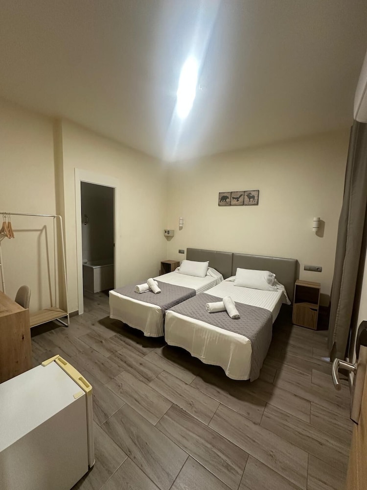Standard Double Room, Private Bathroom (Interior)