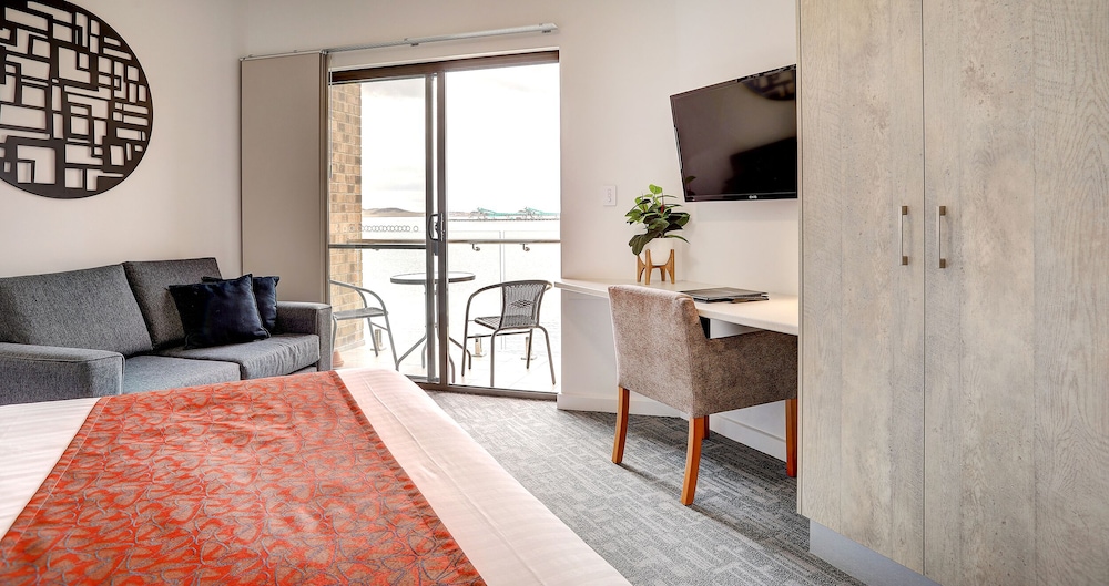 Executive Room, 1 King Bed, Sea View photo 3