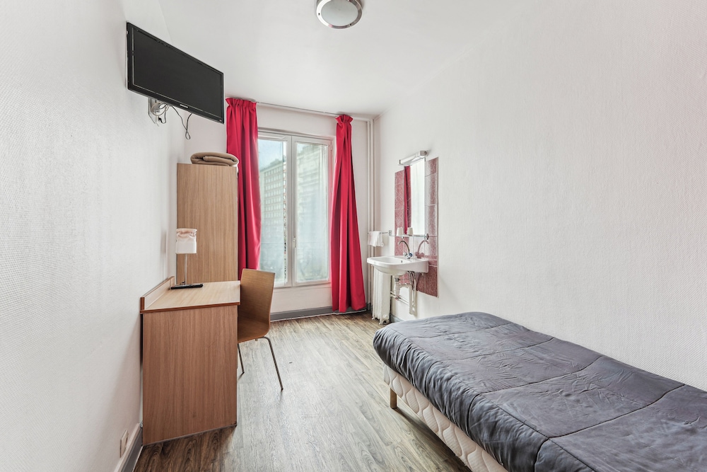 Economy Single Room, 1 Twin Bed, Shared Bathroom photo 1