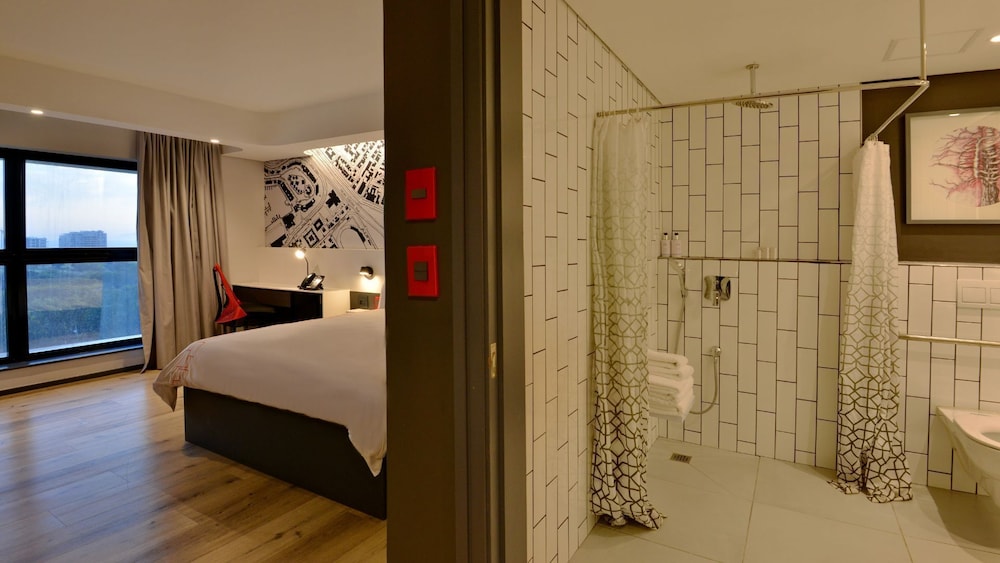 Room (Universal) - Photo 5