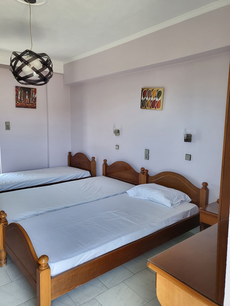 Standard Triple Room - Photo 5