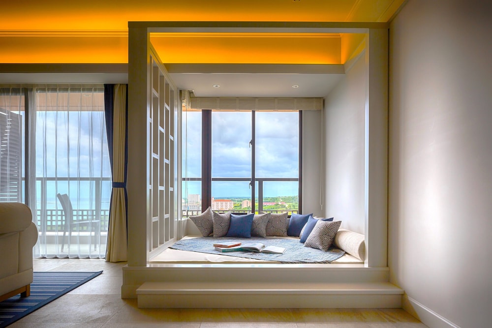 Mirage Floor Deluxe Suite, 1 Bedroom with Lounge Access (Non Smoking) - Photo 2