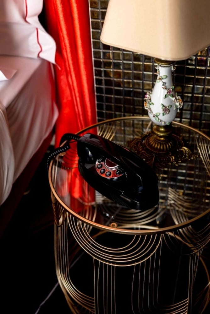 Romantic Studio Suite