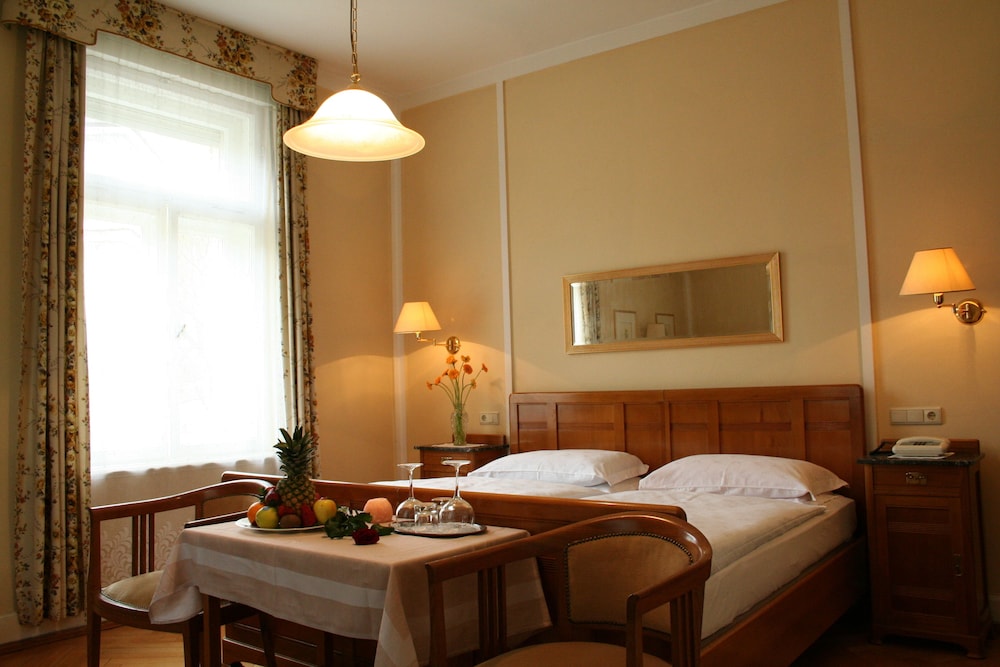 Double or Twin Room - Photo 16