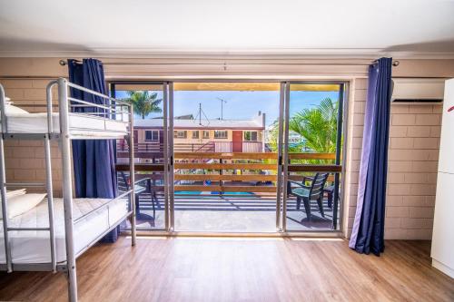 Bed in 8-Bed Mixed Dormitory Room - Adult Only photo 3
