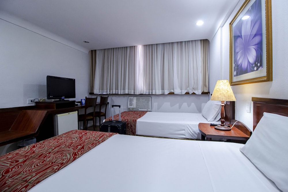 Standard Twin Room, 2 Twin Beds - Photo 1