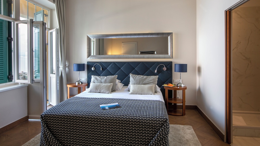 Superior Double/Twin Room Sea View and Balcony - Photo 4