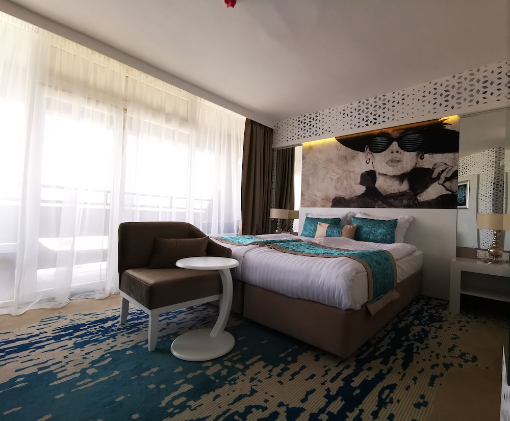 Standard Double or Twin Room, Balcony, Sea View photo 1