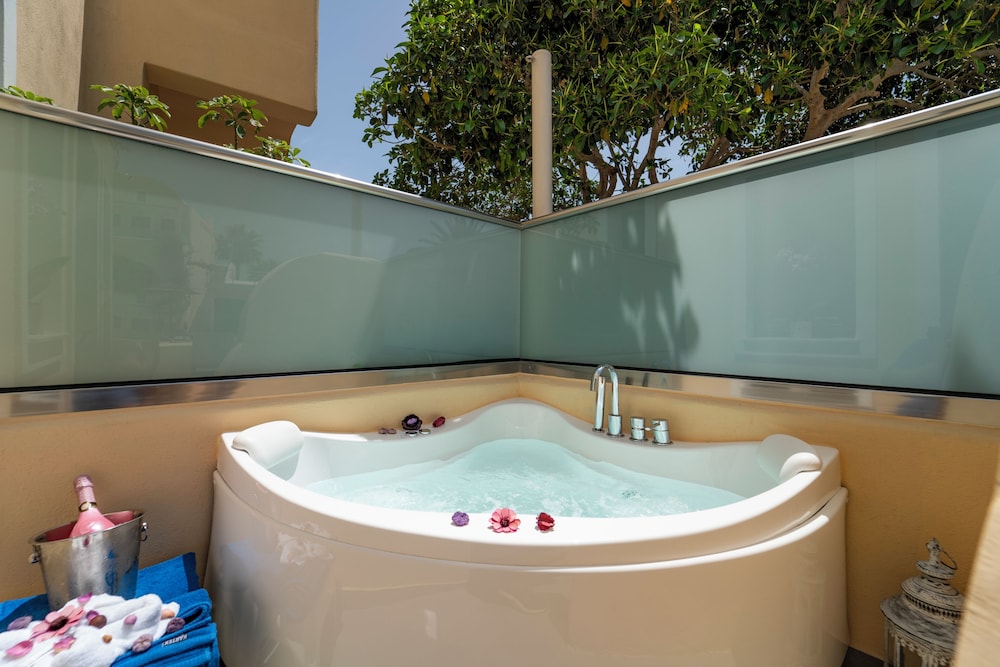 Suite, Hot Tub (Tholos) - Photo 10