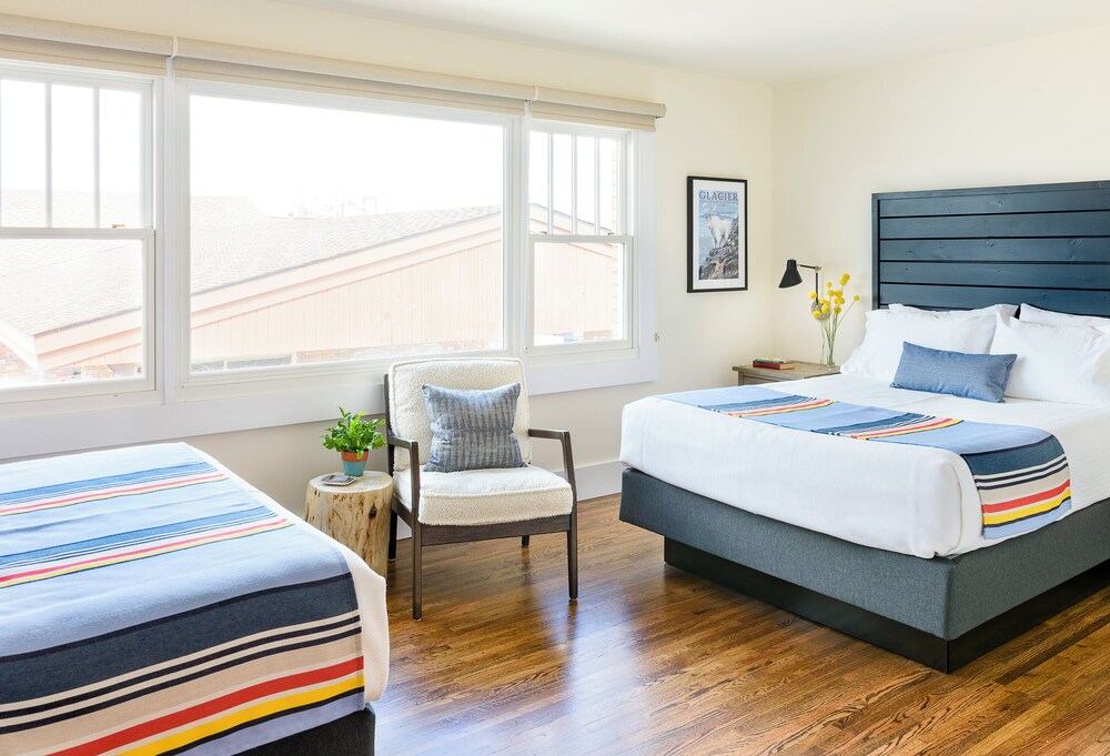 Luxury Quadruple Room, 2 Queen Beds