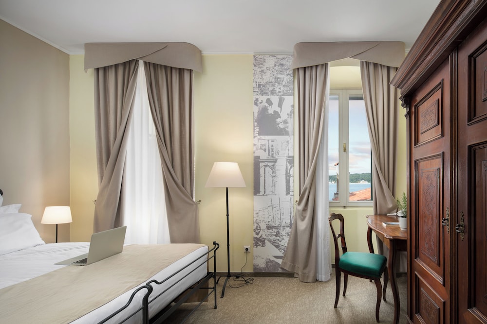Comfort Room, Sea View photo 3