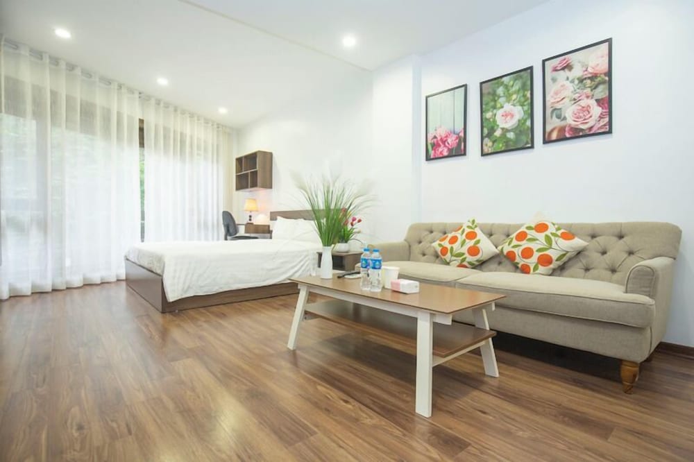 Deluxe Apartment, Patio, City View