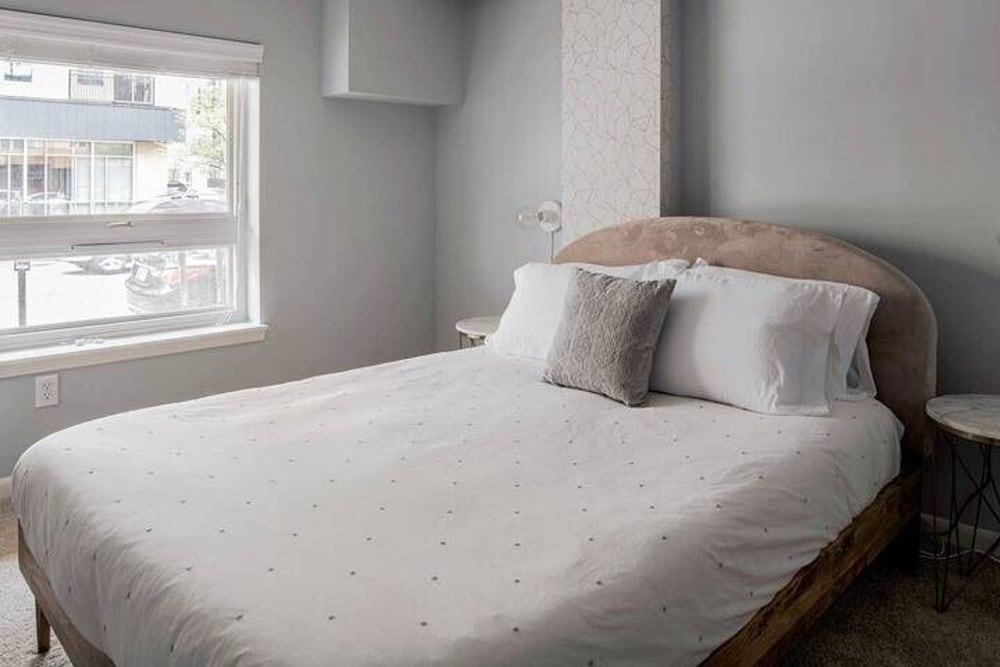 Cozysuites TWO Stylish Apts Monument Circle Indy, Photo 23