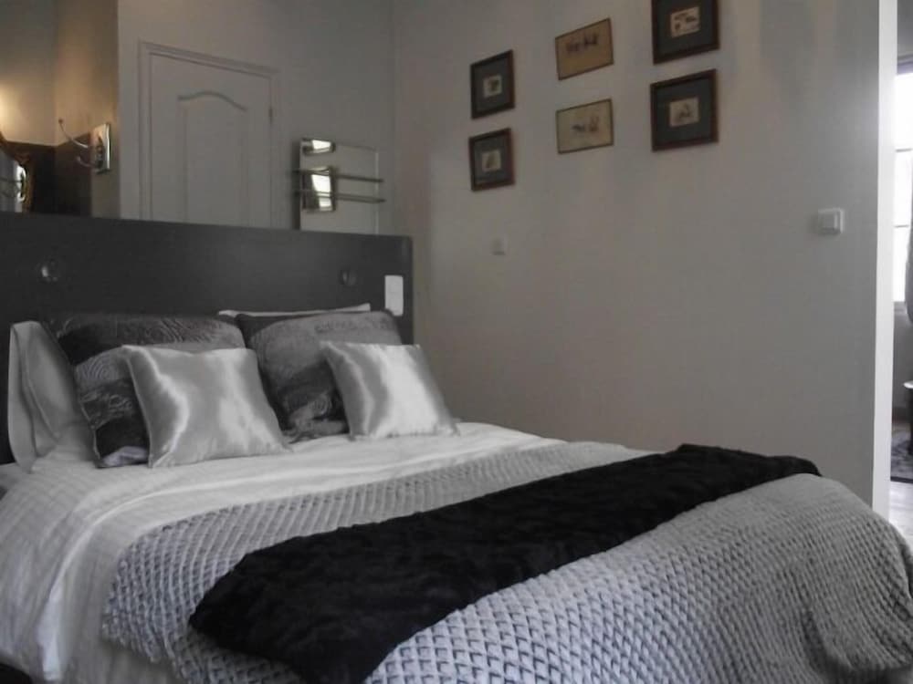 Premium Apartment, Private Bathroom, City View (CHAMBORD) photo 1