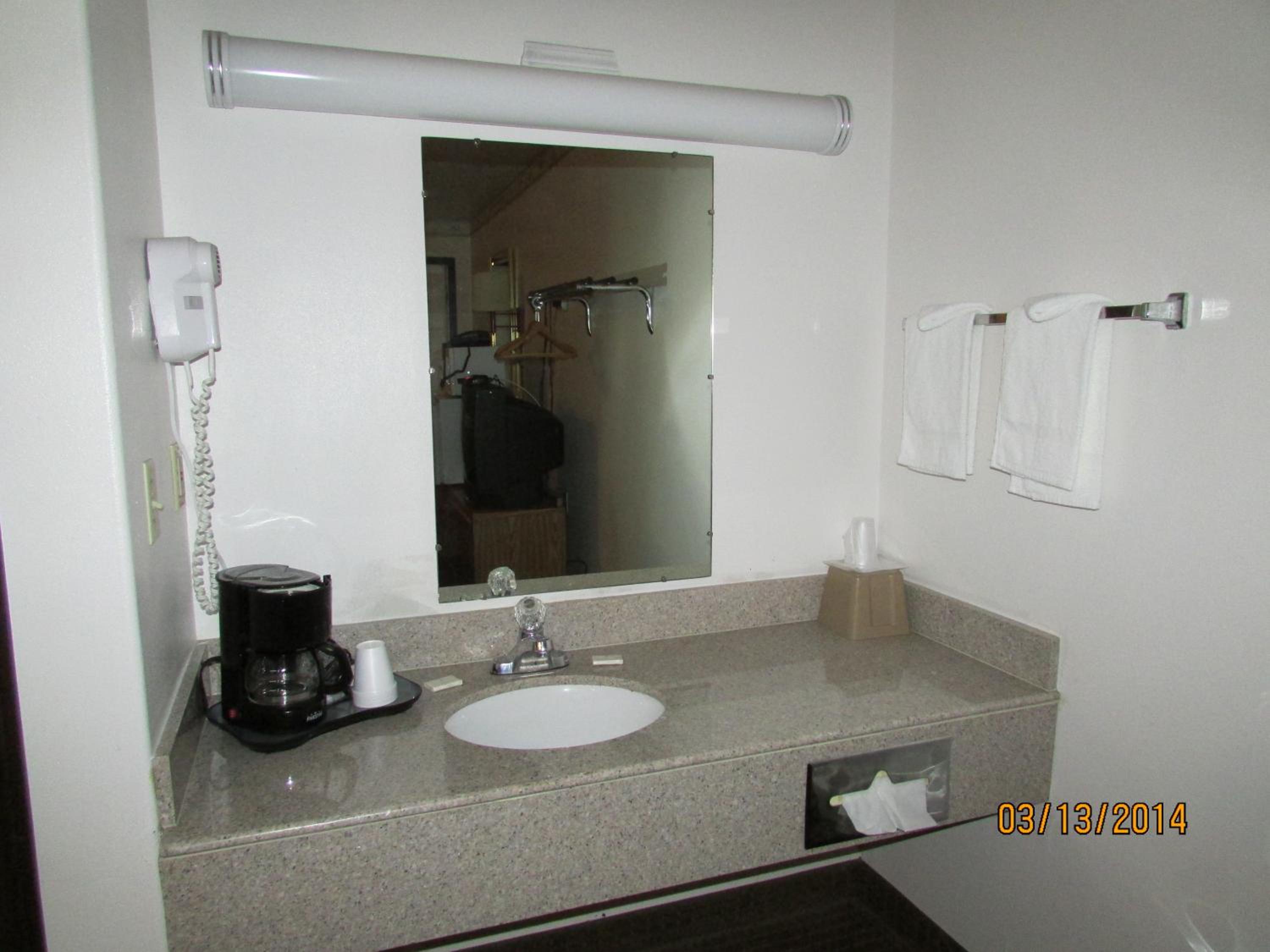 Standard Queen Room photo 2