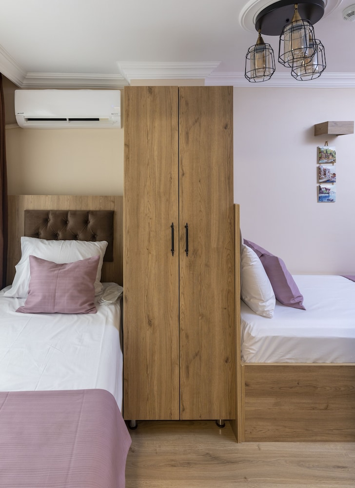 Economy Room, 2 Twin Beds photo 1