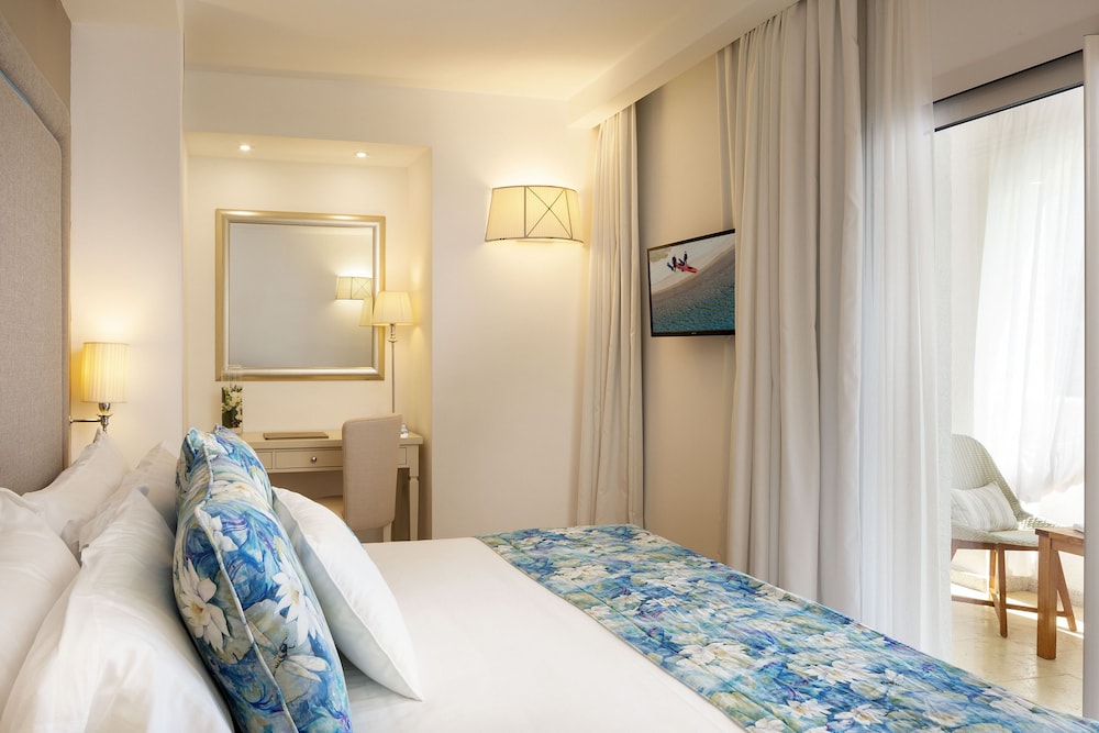 Panoramic Suite, Hot Tub, Sea View - Photo 1