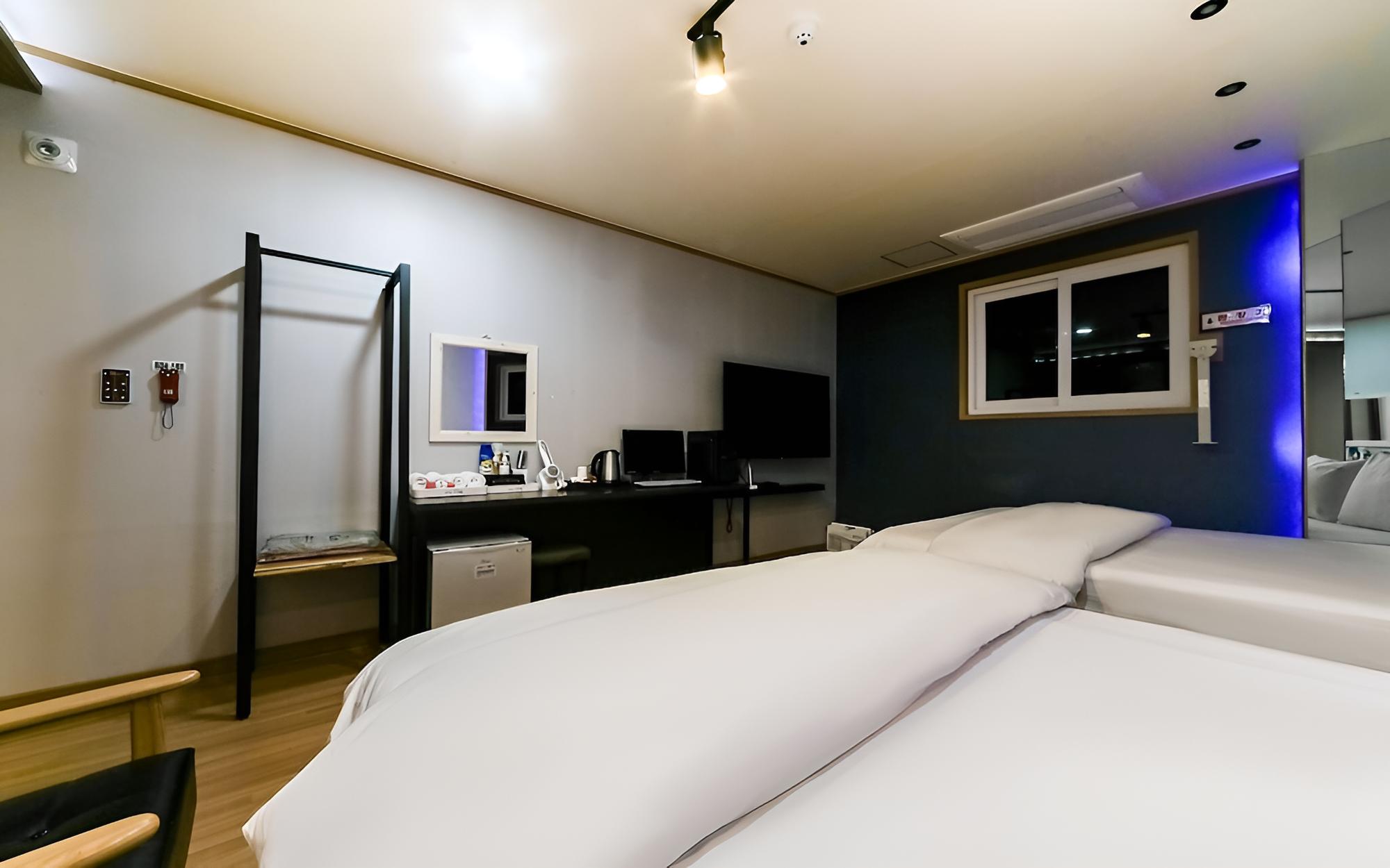 Room (Twin(Netflix/big room/Double+Single/A) photo 3