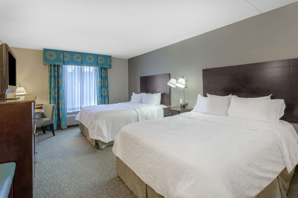 Classic Room, 2 Queen Beds, Accessible (Roll-In Shower) - Photo 2