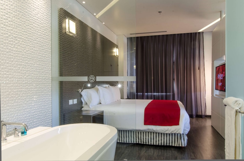 1 King bed, Relax Suite, Non Smoking photo 3