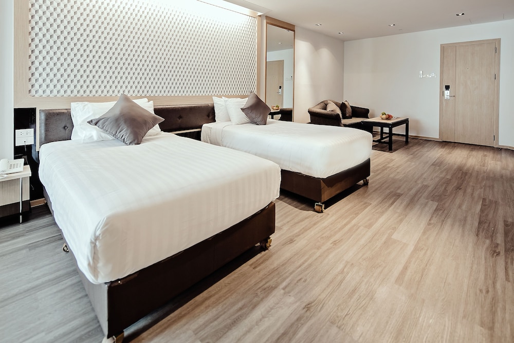Junior Suite Twin Room thumbnail 5