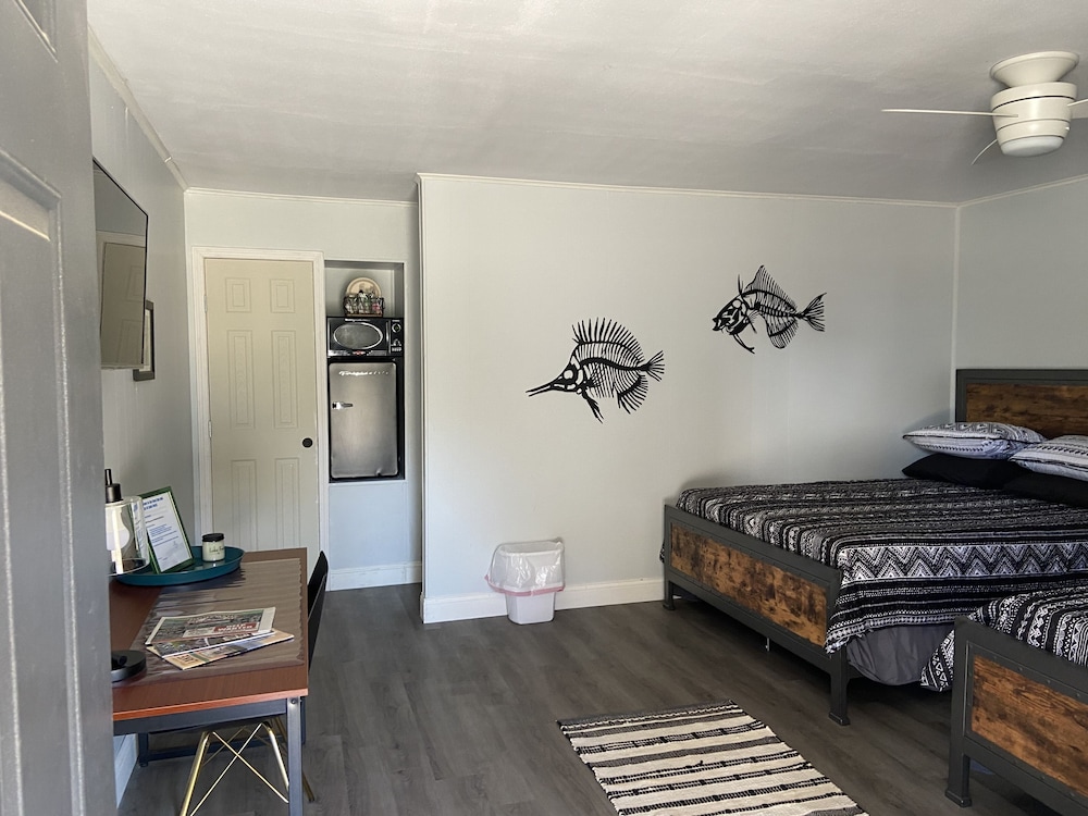 Striped Bass Stay Room 4 Lake Fork photo 2