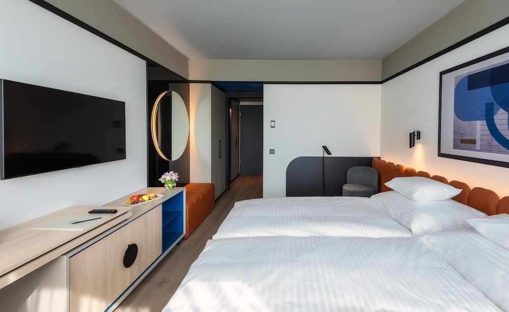 Premium Double Room, Non Smoking (East wing) photo 2