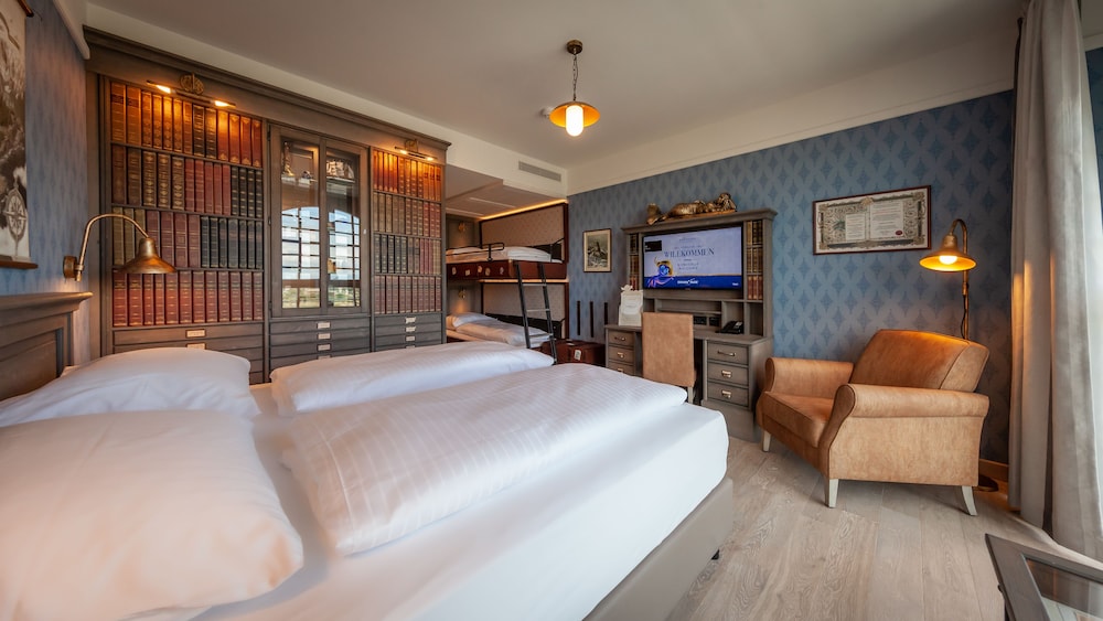 Hotel Room D