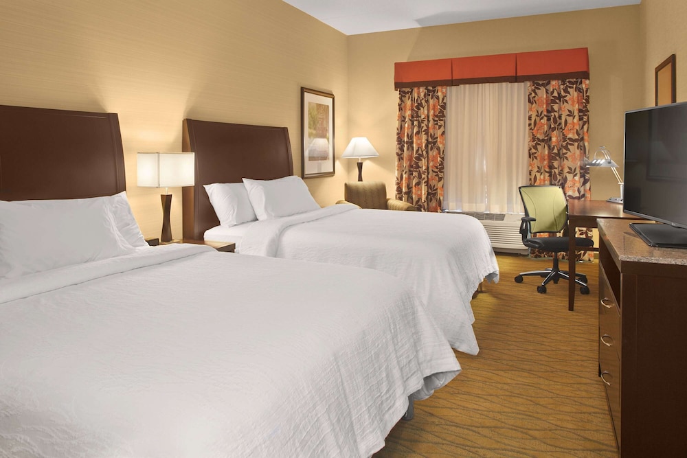 Room, 2 Queen Beds, Refrigerator & Microwave photo 3