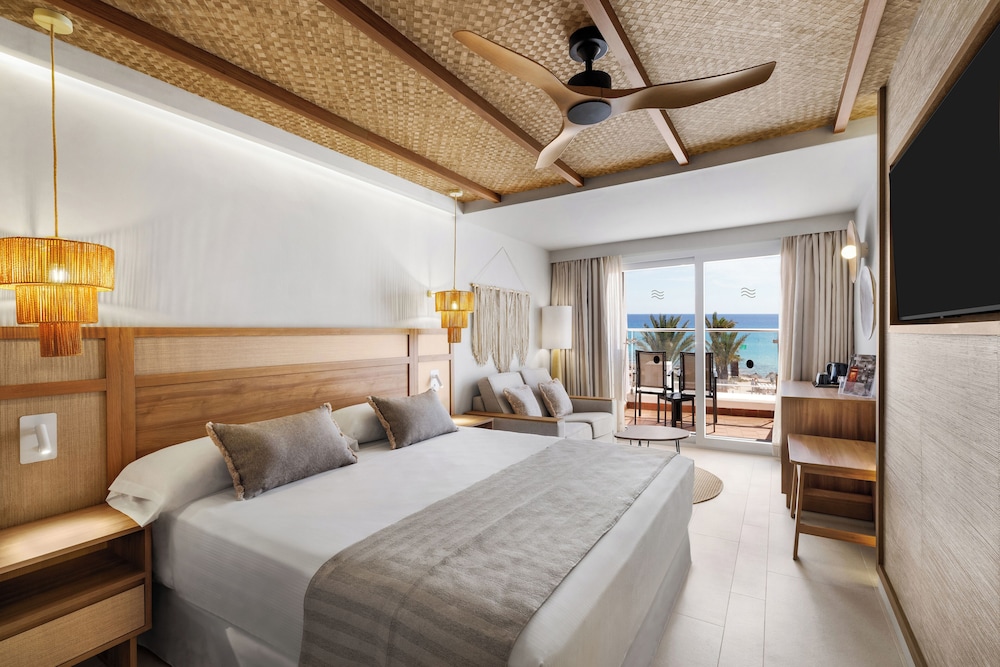 Double Room, Balcony, Sea View (Sofa Bed)