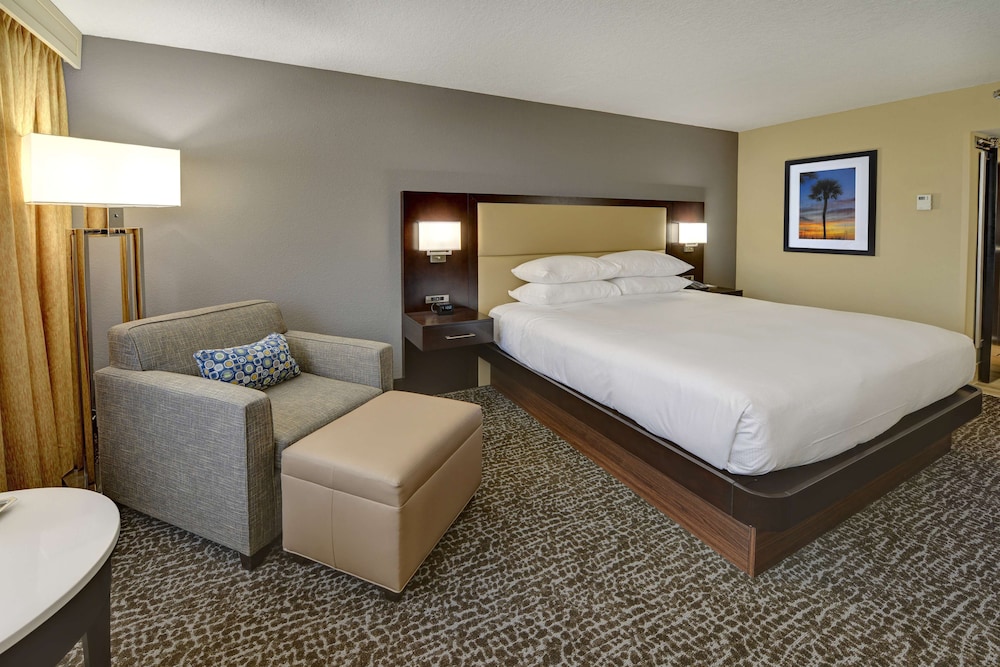 Room, 2 Queen Beds, Accessible (Mobility & Hearing, Roll-in Shower) thumbnail 5