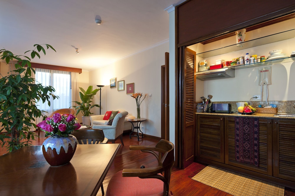 Suite Room - Photo 1
