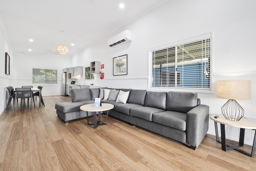 3 Bedroom Superior Poolside Villa