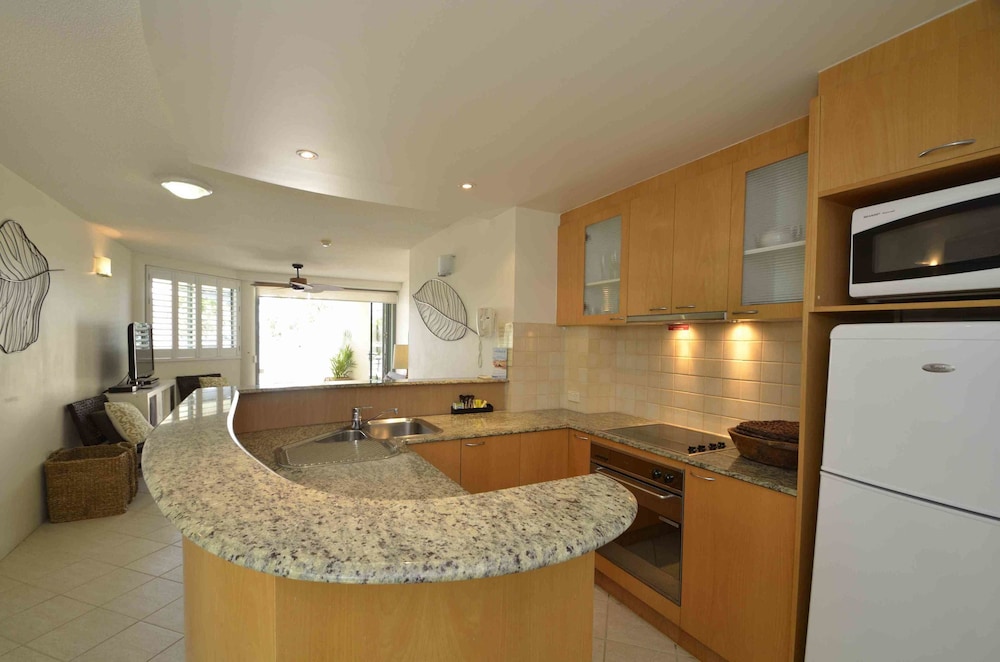 2 Bedroom Beachfront  (QB/DB) photo 3