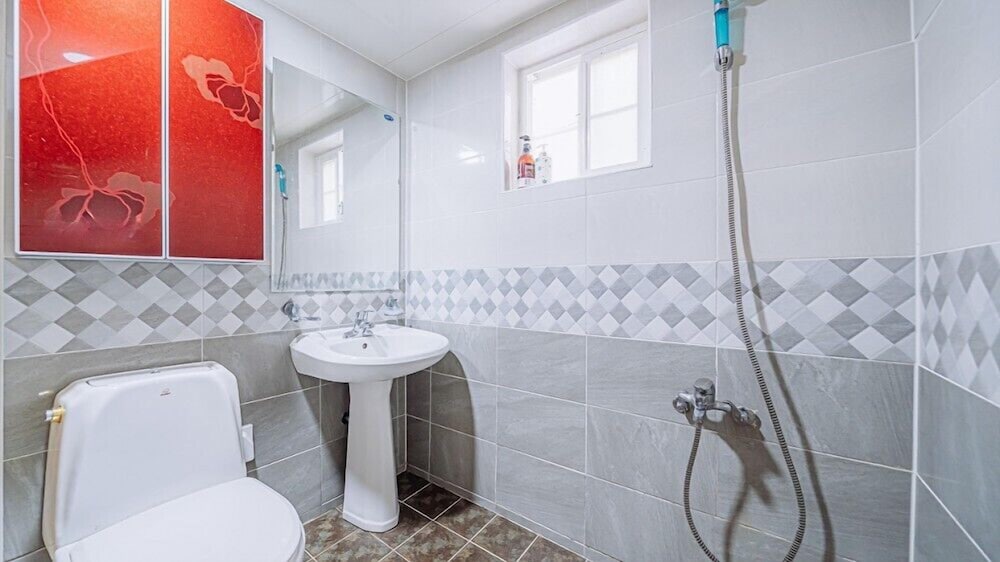 Room (Swiss C) - Photo 2