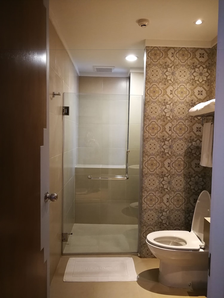 Superior Room, 1 King Bed photo 2