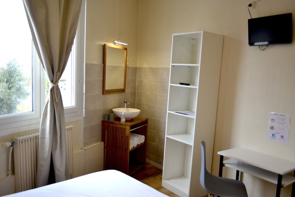 Suite, Shared Bathroom photo 2