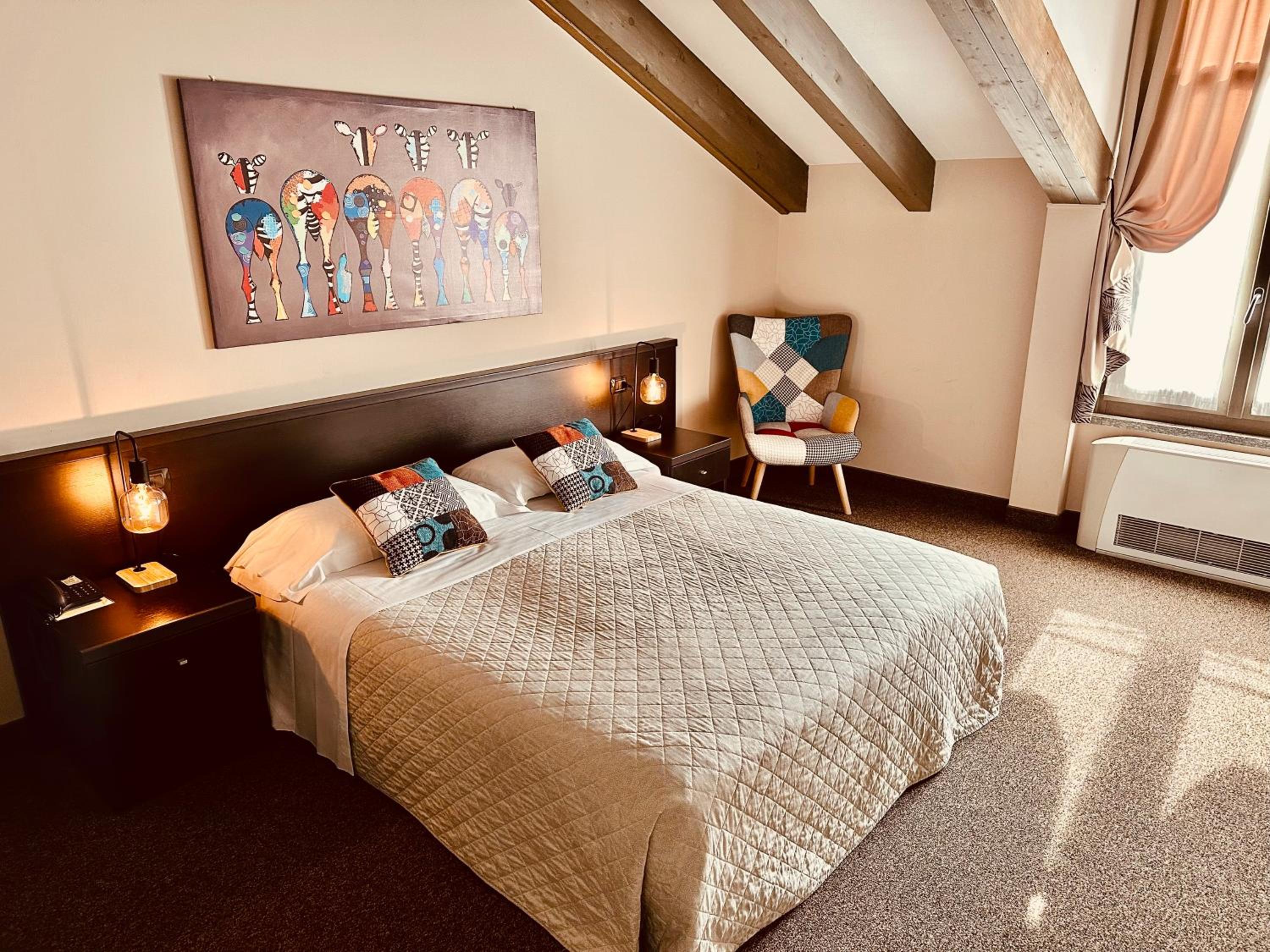 Deluxe Double or Twin Room photo 3