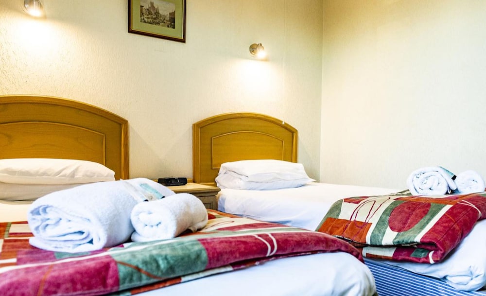 Standard Twin Room, 2 Twin Beds photo 3