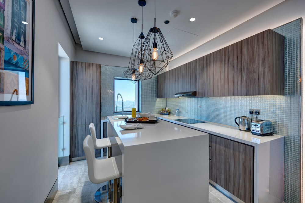 Apartment, 1 Bedroom (High Floor) thumbnail 6