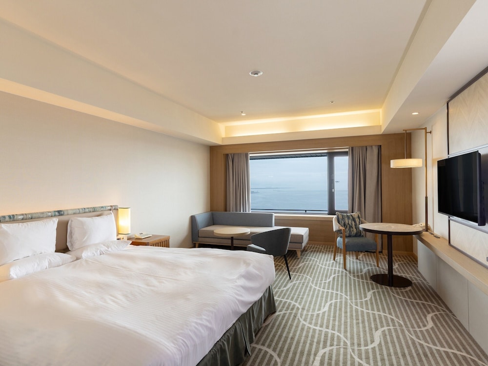 Deluxe Double Room, Non Smoking (28-33F, Skyview floor) - Photo 4