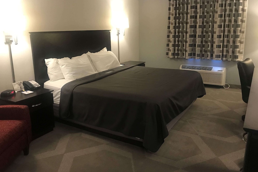 Room, 1 King Bed, Accessible, Non Smoking (Bathtub with Grab Bars)
